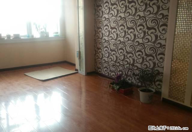 临中小区3楼106平米两室简装木地板带家具月1300元。 - 房屋出租 - 房屋租售 - 临夏分类信息 - 临夏28生活网 linxia.28life.net